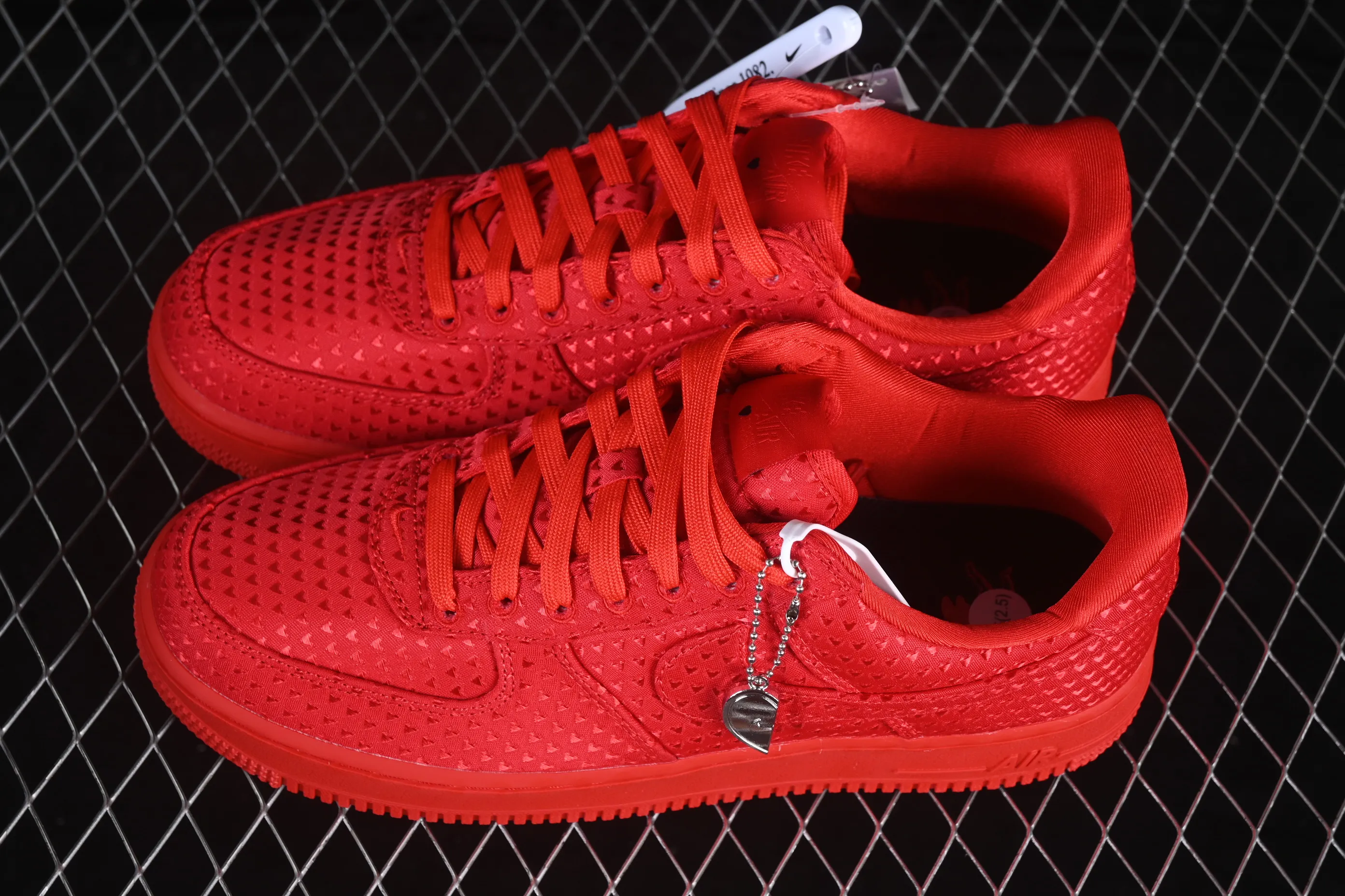 All categories Nk Air Force 1 Air Force series Nk Air Force 1 Low Air Force low-top Nike Air Force 1'07 Low Valentine's Day limited Air Force 1 low-top casual sneakers IB6836-600